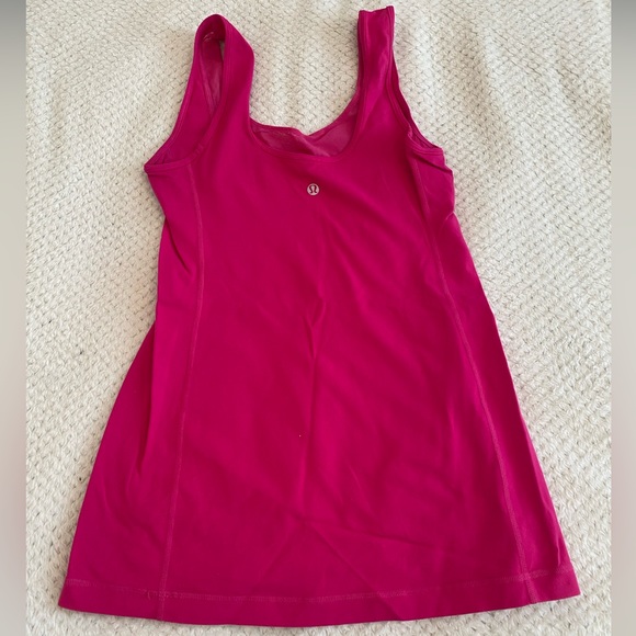 đź’—LULULEMONđź’—Bright pink top. Size 8 dot. Mesh on the front of shirt. - Picture 2 of 7